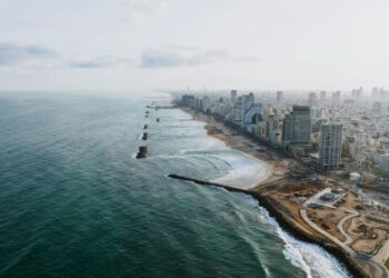 Nowa fala ataków Iranu. W Jerozolimie i Tel Awiwie słychać eksplozje