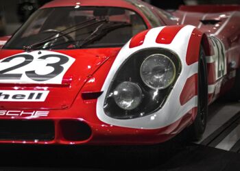 Robert Kubica triumfuje w 24-godzinnym wyścigu Le Mans w kategorii Hypercar