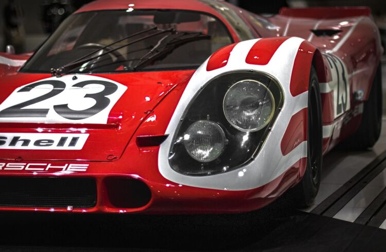 Robert Kubica triumfuje w 24-godzinnym wyścigu Le Mans w kategorii Hypercar