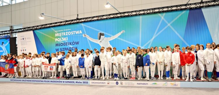 Fantastyczne Mistrzostwa Polski Młodzików w Szpadzie w Mielcu