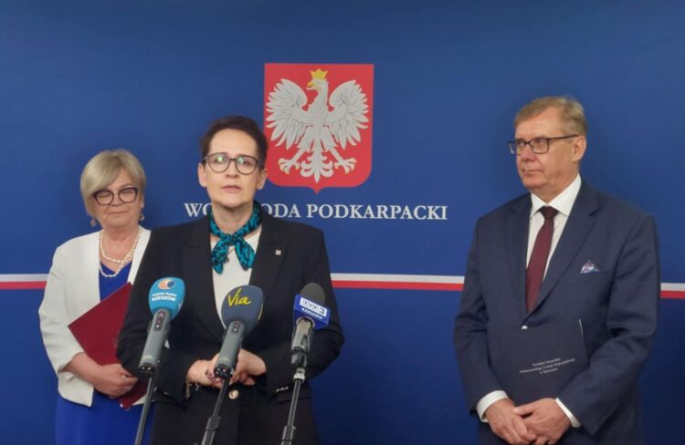 Spotkanie z pracownikami służby cywilnej regionu 1 - Polskie Radio Rzeszów Spotkanie z pracownikami służby cywilnej regionu