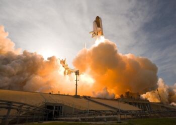 Wystartowała rakieta z kapsułą, na pokładzie której jest Polak Sławosz Uznański-Wisniewski