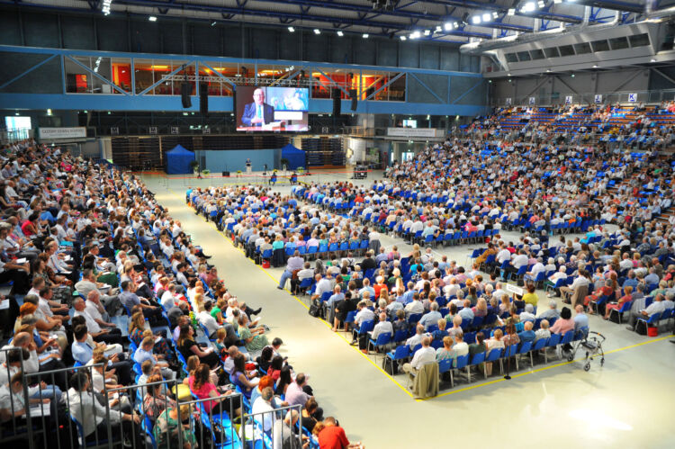 Kilka tysięcy świadków Jehowy zjechało do Rzeszowa na coroczny kongres