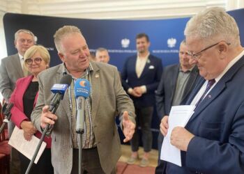 Rolnicy spotkali się ministrem rolnictwa Czesławem Siekierskim – planowany dalszy ciąg rozmów