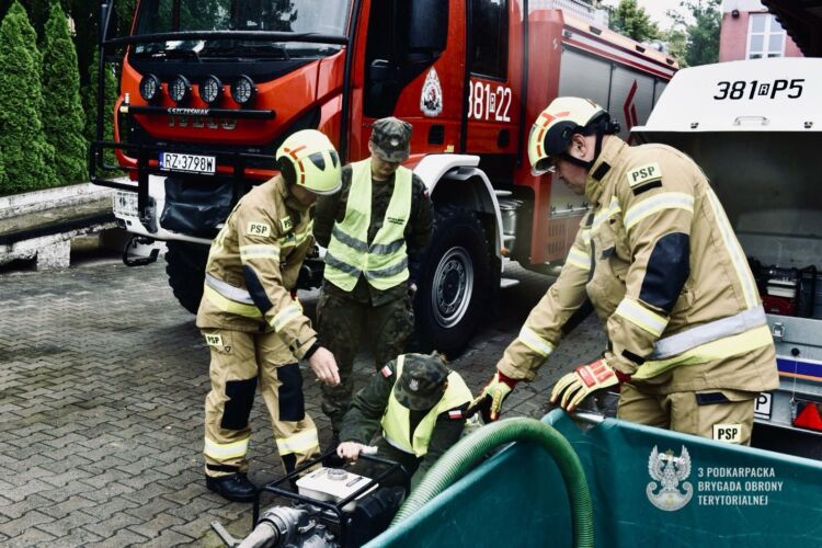 Terytorialsi z 3 Podkarpackiej Brygady Obrony Terytorialnej w gotowości do działania
