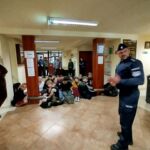 Przedstawiciele Dzikich Karpat przeciw odstrzałowi niedźwiedzi. Zakończyli blokadę Urzędu Gminy w Cisnej [ZDJĘCIA, AKTUALIZACJA] - Polskie Radio Rzeszów