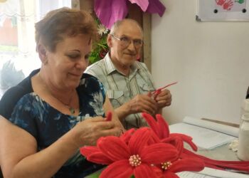 Osoby starsze z radością odwiedzają Dom Seniora w Ulanowie – ośrodek działa od 3 lat