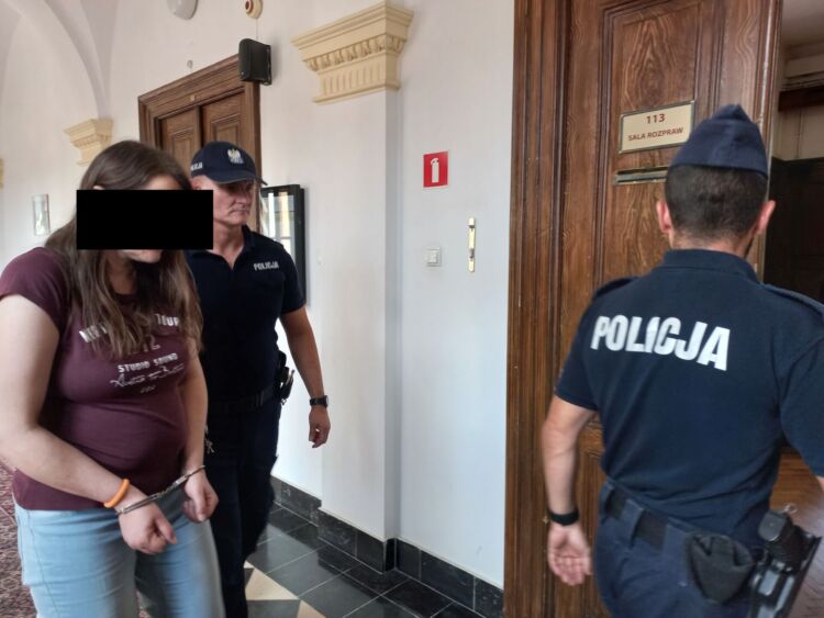 Przed sądem stanęła kobieta oskarżona o zabójstwo 8-letniego syna