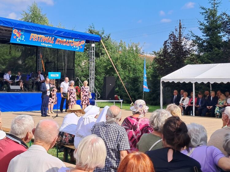 Kwiatowe arcydzieła i jubileuszowa edycja – 25. Festiwal Kwiatów w Albigowej [ZDJĘCIA]