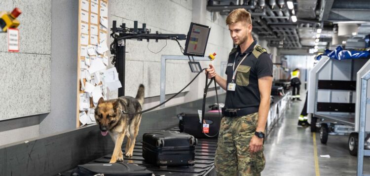 Czworonożni funkcjonariusze mają swoje święto 1 - Polskie Radio Rzeszów Czworonożni funkcjonariusze mają swoje święto