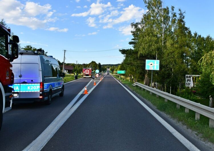 Uderzyła w motocykl, do szpitala trafili motocyklista i pasażerka