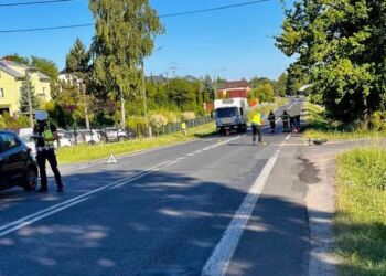 Wypadek w Humniskach. Kierowca uciekł, motocyklista trafił do szpitala