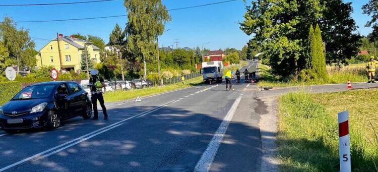 Wypadek w Humniskach. Kierowca uciekł, motocyklista trafił do szpitala