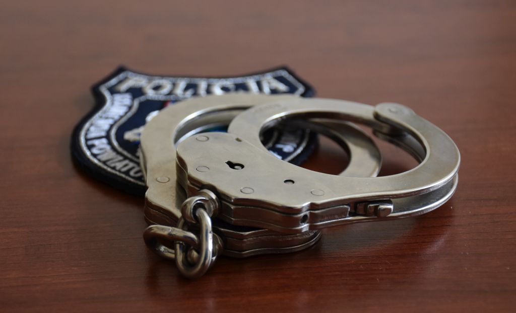 Skazany za oszustwa ukrywał się przez 17 lat. Wpadł po tym, jak sam zadzwonił po policję 7 - Polskie Radio Rzeszów Skazany za oszustwa ukrywał się przez 17 lat. Wpadł po tym, jak sam zadzwonił po policję