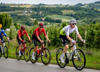 Frątczak wygrywa finisz z peletonu w Stalowej Woli