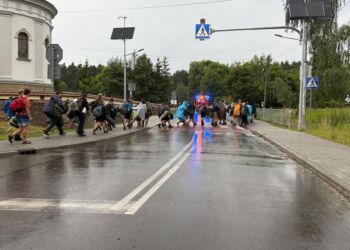 Ewakuowano obozy dla dzieci i młodzieży z powodu niepokojących prognoz [ZDJĘCIA]