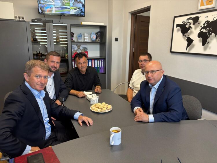 Wiceminister Ireneusz Raś wizytował inwestycje sportowe w Gminie Świlcza