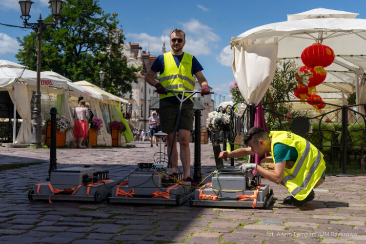 Innowacyjny georadar testowany w centrum Rzeszowa. Pomoże planować zieleń i chronić infrastrukturę [ZDJĘCIA]