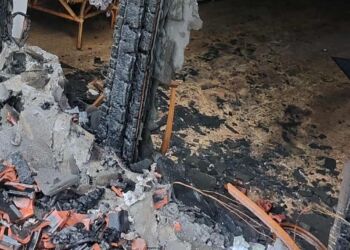 Pożar domu w Niegłowicach. Strażacy kilka godzin walczyli z ogniem