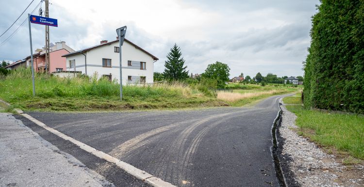 Nowe nawierzchnie i bezpieczniejsze ulice. Modernizacja dróg w Jaśle