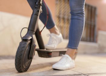 Czarnogóra zabroni jazdy na hulajnogach elektrycznych osobom poniżej 16 lat