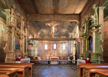 Sentymentalna podróż w czasie – drewniane budowle