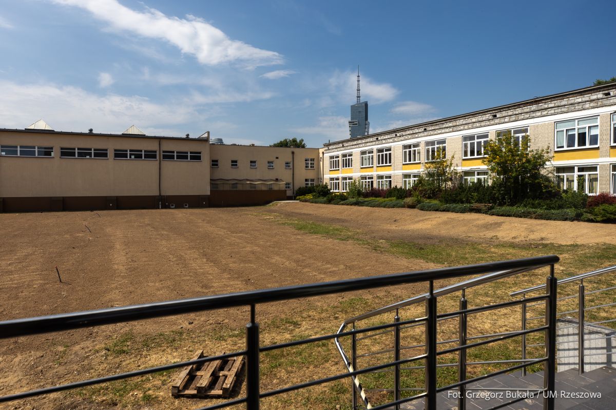 Zielone boiska przy rzeszowskich szkołach będą gotowe przed nowym rokiem szkolnym