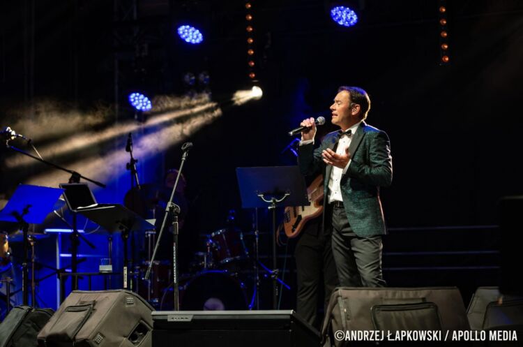 Robert Uchwat - retransmisja koncertu w Polskim Radiu Rzeszów 1 - Polskie Radio Rzeszów Robert Uchwat – retransmisja koncertu w Polskim Radiu Rzeszów