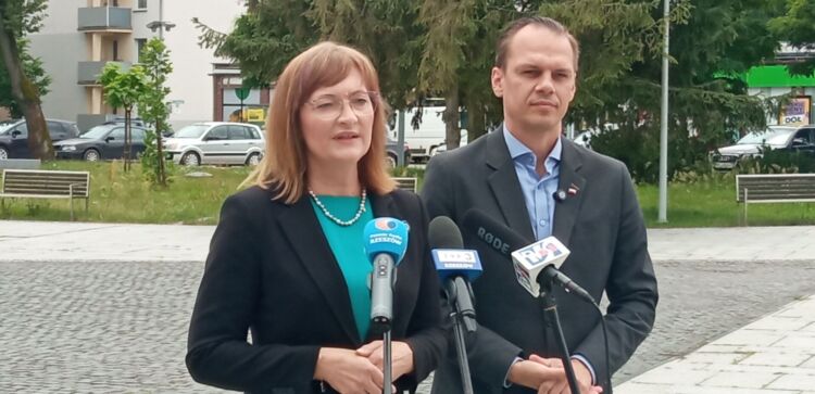 Ponad 1,3 miliarda złotych dla Dezametu na rozwój produkcji amunicji 1 - Polskie Radio Rzeszów Ponad 1,3 miliarda złotych dla Dezametu na rozwój produkcji amunicji