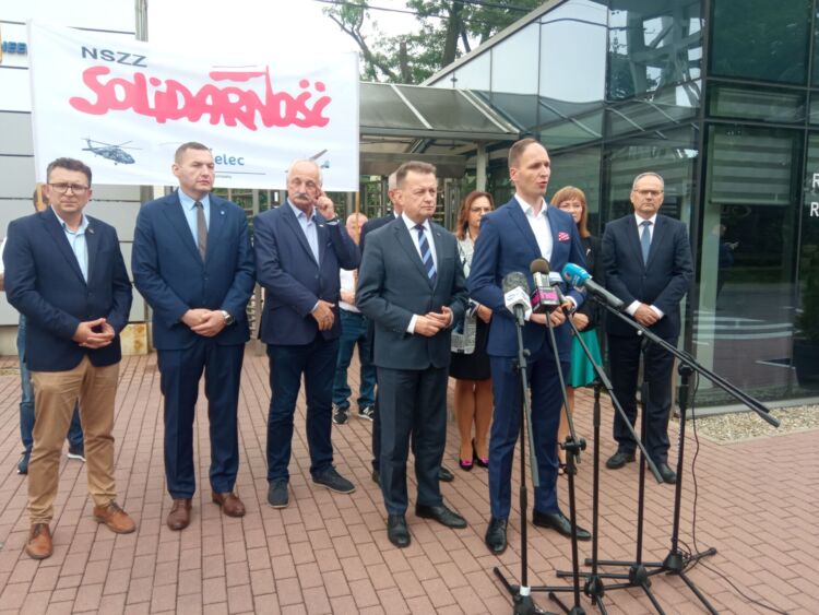 Apel o wznowienie zakupu Black Hawków z PZL Mielec. Związkowcy i politycy PiS alarmują