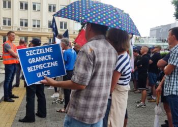 Pikieta w Rzeszowie przeciwko nielegalnej imigracji [ZDJĘCIA]