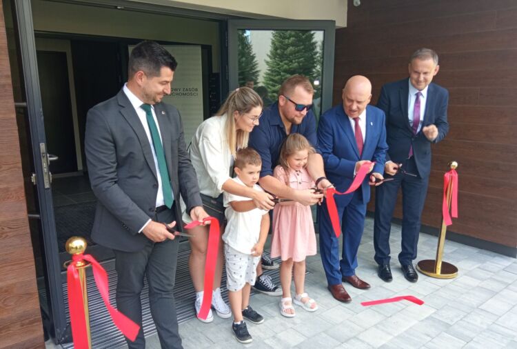 Nowy blok mieszkalny w Nowej Sarzynie oddany do użytku [ZDJĘCIA]