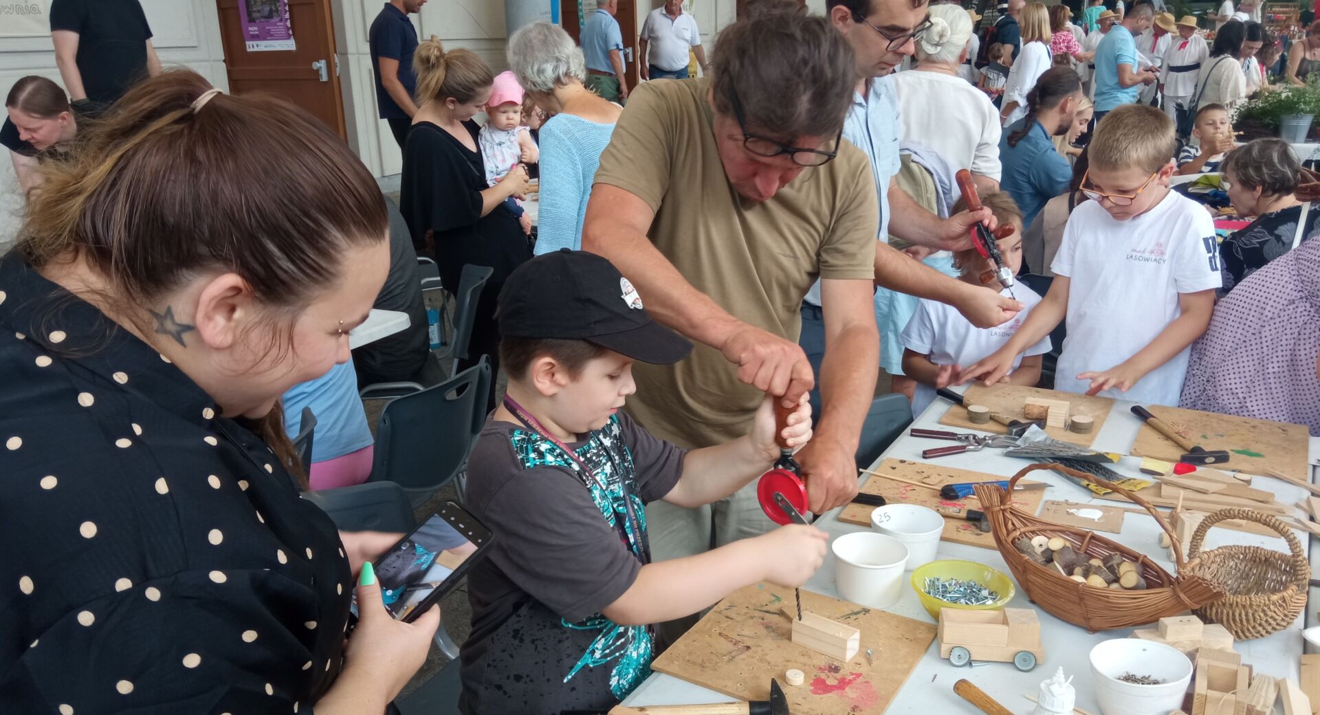 Festiwal Kultury Lasowiackiej. Tradycja, zabawki i taniec w nowoczesnym wydaniu