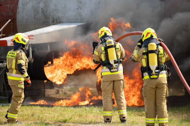 Symulacja katastrofy lotniczej w Jasionce z udziałem statystów [ZDJĘCIA]