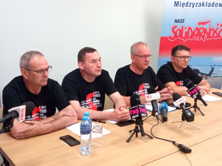 Mieleccy związkowcy i politycy PiS apelują o wznowienie zamówień śmigłowców Black Hawk