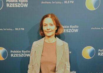 Nie każda woda bezpieczna do kąpieli. Ostrzeżenie przed sinicami i zanieczyszczeniami