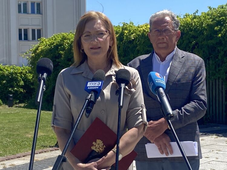 Rehabilitacja domowa zagrożona? Posłowie PiS alarmują o zmianach NFZ