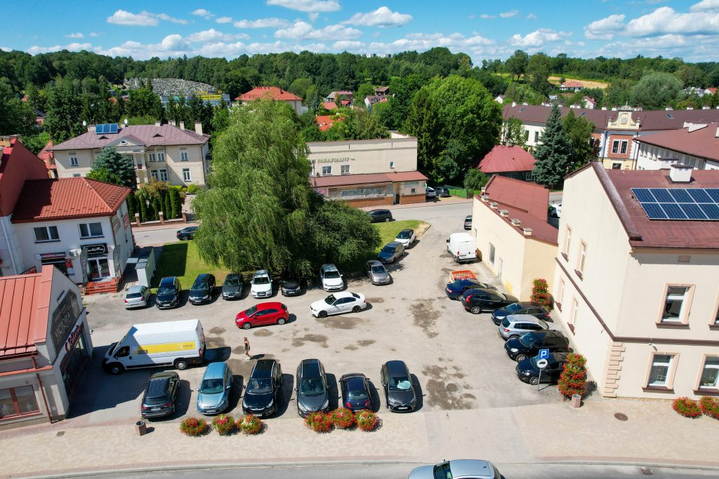 Plac za Urzędem Miejskim w Ropczycach zyska nowy wygląd 8 - Polskie Radio Rzeszów Plac za Urzędem Miejskim w Ropczycach zyska nowy wygląd