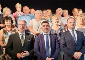 Osoby starsze z gminy Tyczyn mogą już odbierać Kartę Seniora