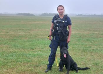 Stalowa Wola: Nowy, czworonożny funkcjonariusz rozpoczyna służbę  – pies służbowy Walkiria jest po szkoleniu