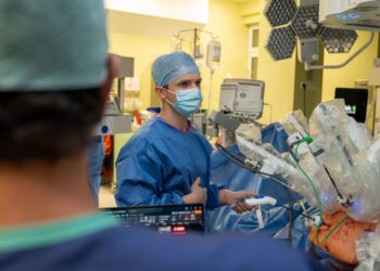 Pionierskie operacje w szpitalu uniwersyteckim przy wsparciu sztucznej inteligencji