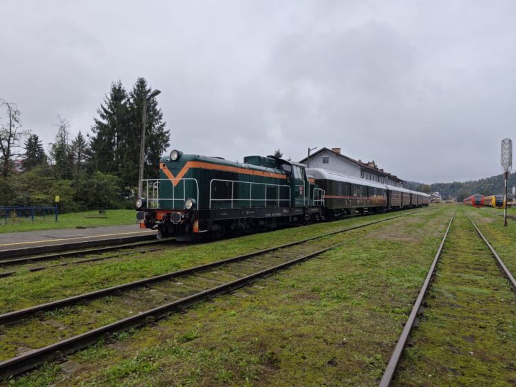 Retro Express Bieszczady wjeżdża na tory 1 - Polskie Radio Rzeszów Retro Express Bieszczady wjeżdża na tory