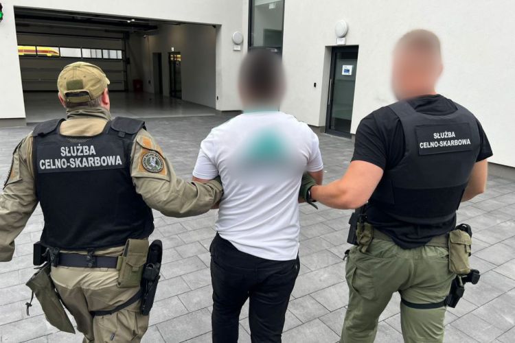 Nielegalne gry w miastach regionu. KAS rozbiła hazardową grupę przestępczą