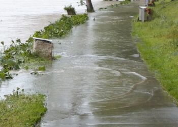 Po nocnych ulewach problem z odbiorem ścieków w gminie Trzebownisko