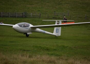 Wypadek w Musikowie. Szybowiec zahaczył o drzewo przy lądowaniu