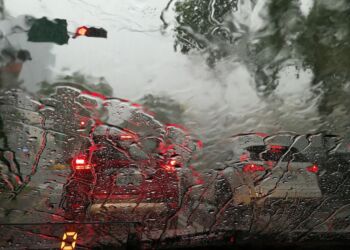 Ostrzeżenie dla Podkarpacia. Na północy regionu wiatr i intensywne opady