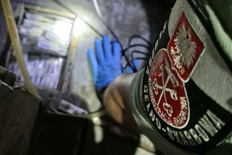 Ponad 15 tys. sztuk papierosów bez akcyzy zatrzymanych na granicy w Korczowej
