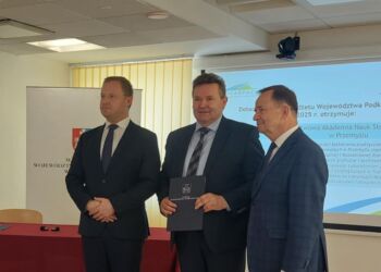 1,7 mln zł z budżetu województwa dla 10 podkarpackich uczelni