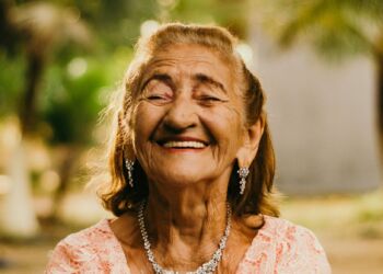 Naukowcy tłumaczą, jak powstają zmarszczki