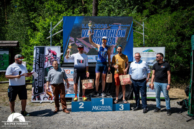 Maciej Brzyski i Anna Twardowska triumfują w VIII Triathlonie Sokoła [ZDJĘCIA]